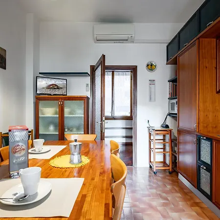 Visarno & Roomy Flat X6 With Parking شقة فلورنس