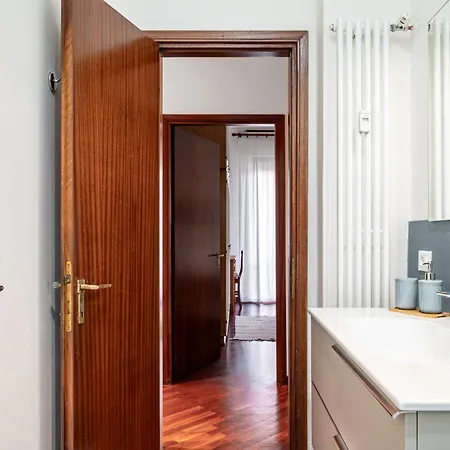 Visarno & Roomy Flat X6 With Parking